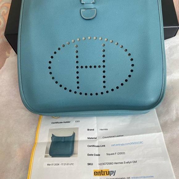 Hemes Evelyn 1 GM in Blue Jean Courchevel 12”x12”x4” Gold hardware - Picture 9 of 10